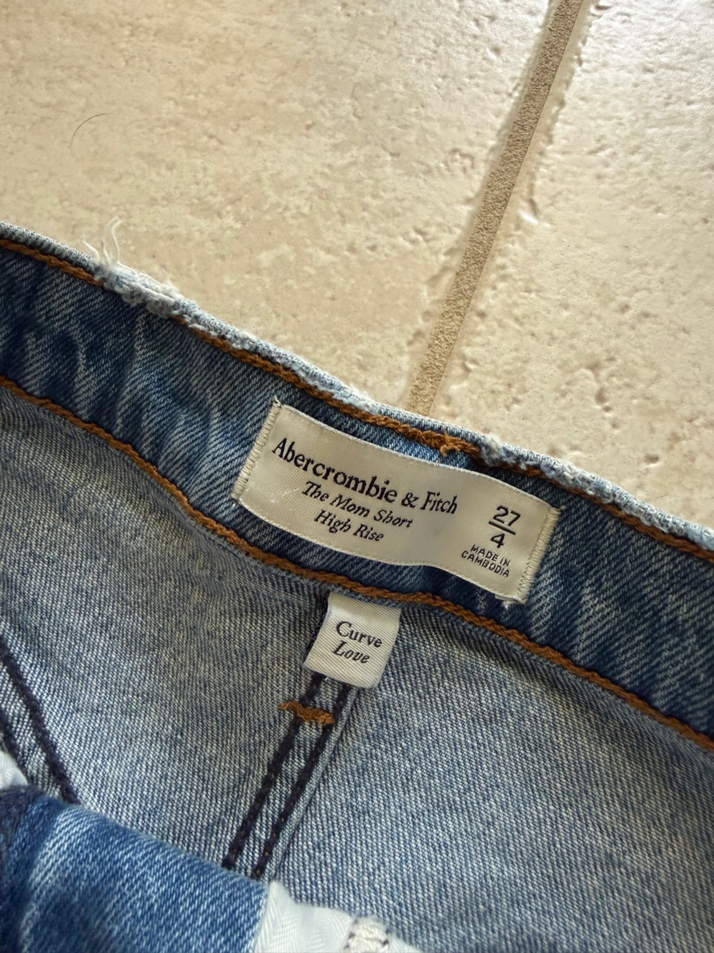 Abercrombie and Fitch size 27 Mom shorts, (high-rise curved love) - Picture 6 of 6